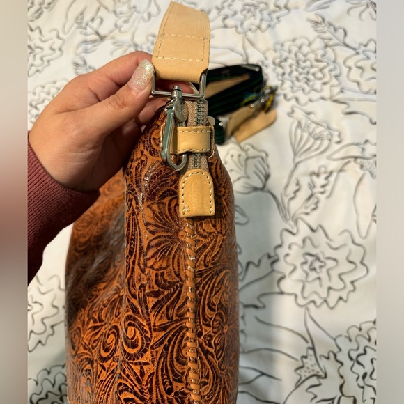 Consuela Sally Hobo - Picture 6 of 9